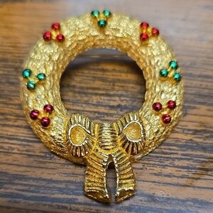 Gerrys Elegant Gold Wreath Brooch with Red and Green Accents